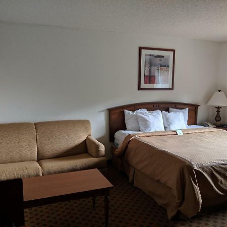 Boarders Inn And Suites By Cobblestone Hotels - Ripon Exterior photo