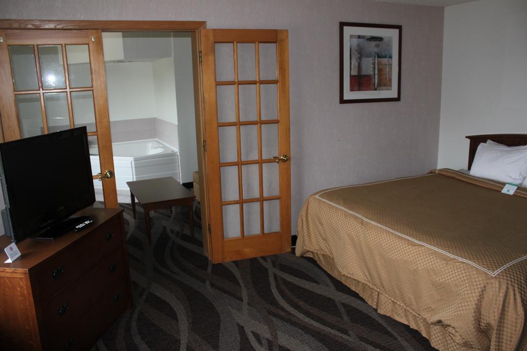 Boarders Inn And Suites By Cobblestone Hotels - Ripon Exterior photo