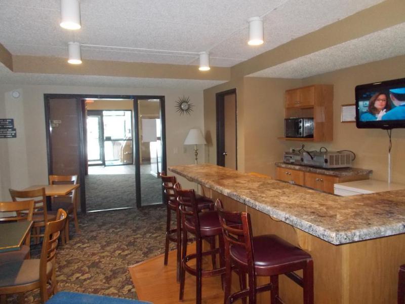 Boarders Inn And Suites By Cobblestone Hotels - Ripon Exterior photo