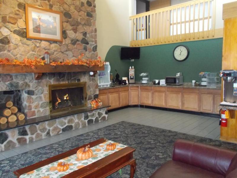 Boarders Inn And Suites By Cobblestone Hotels - Ripon Exterior photo