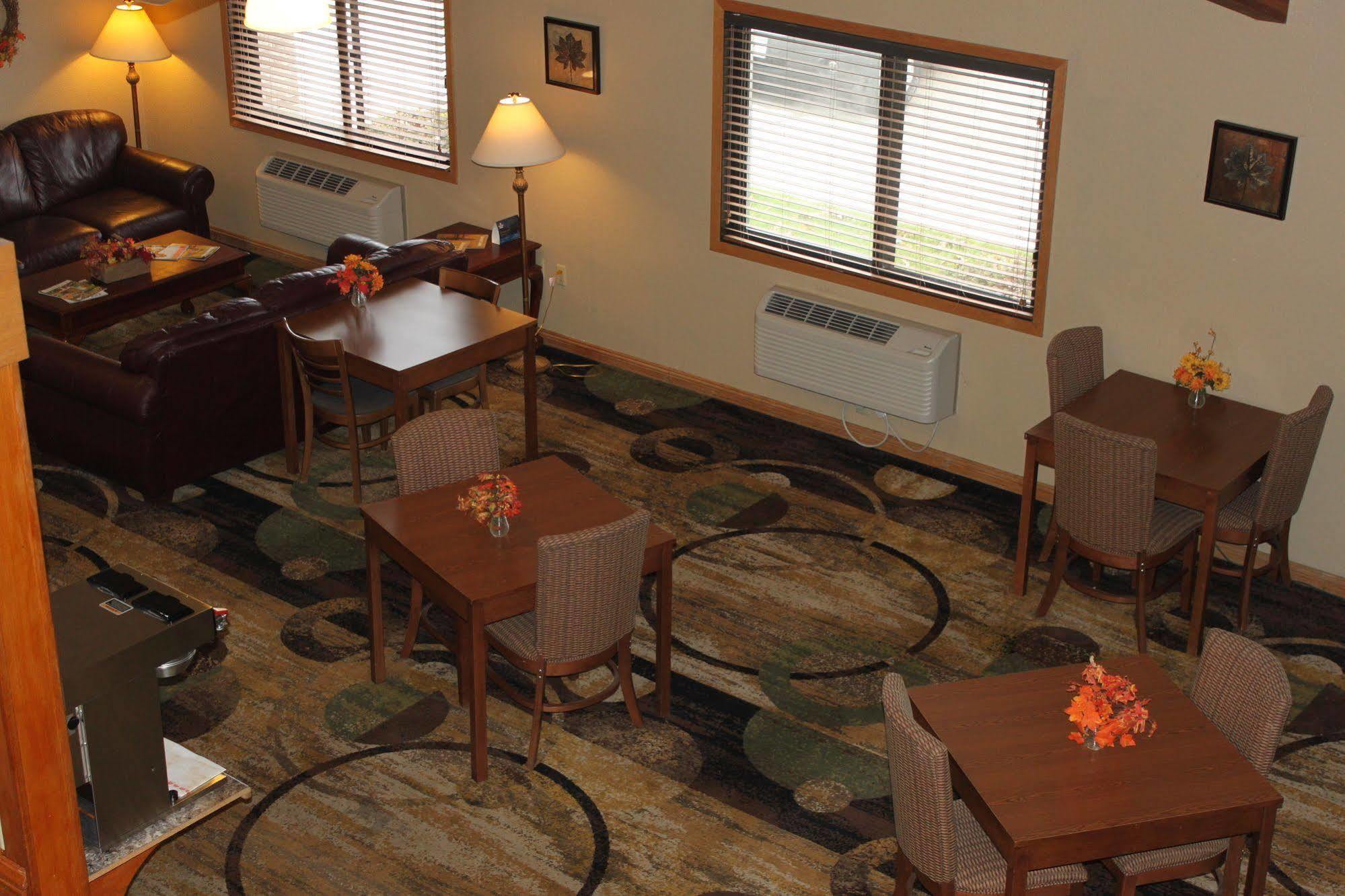 Boarders Inn And Suites By Cobblestone Hotels - Ripon Exterior photo