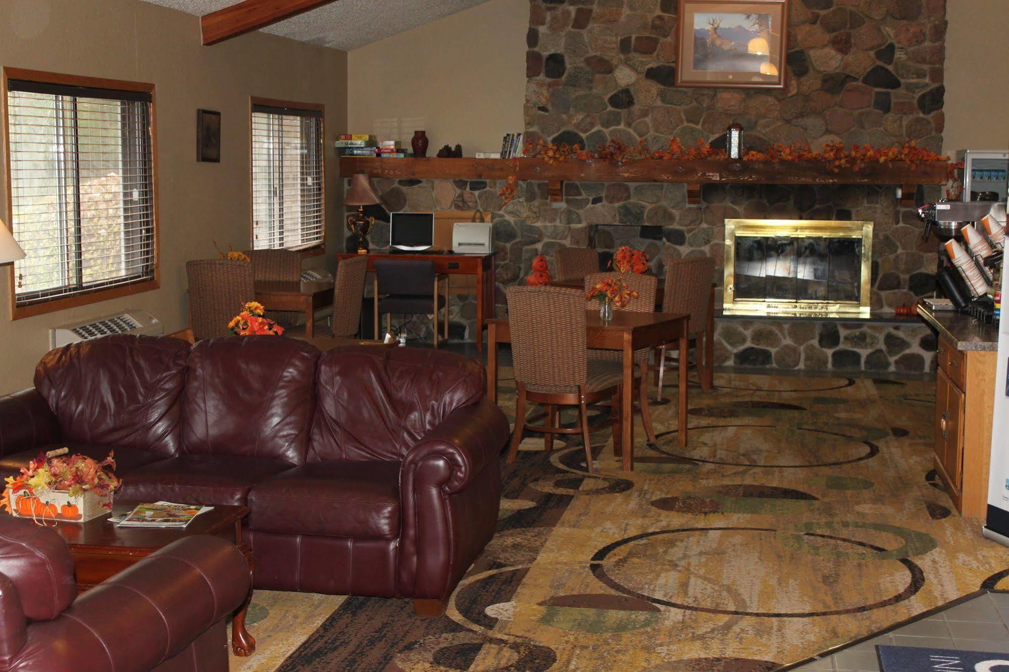 Boarders Inn And Suites By Cobblestone Hotels - Ripon Exterior photo