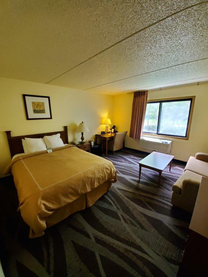 Boarders Inn And Suites By Cobblestone Hotels - Ripon Exterior photo