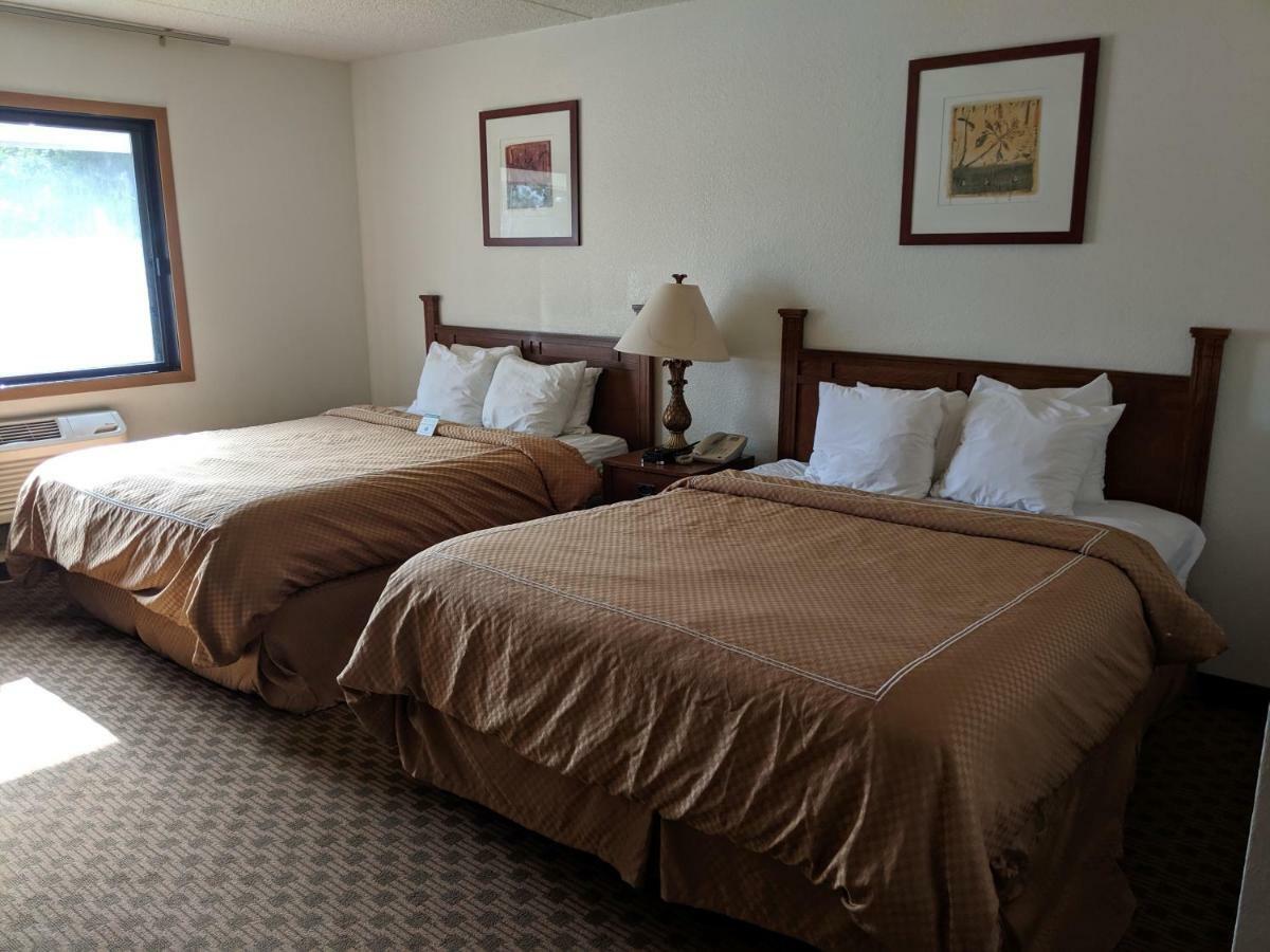 Boarders Inn And Suites By Cobblestone Hotels - Ripon Exterior photo